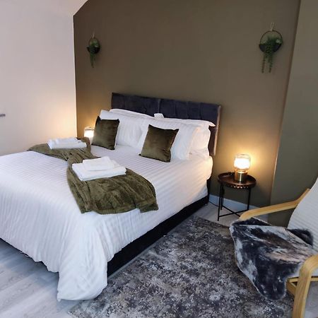 Comfortable 3 Bedrooms Leeds Beach House - Ideal For Family And Contractors - Free Parking For 2 Cars المظهر الخارجي الصورة