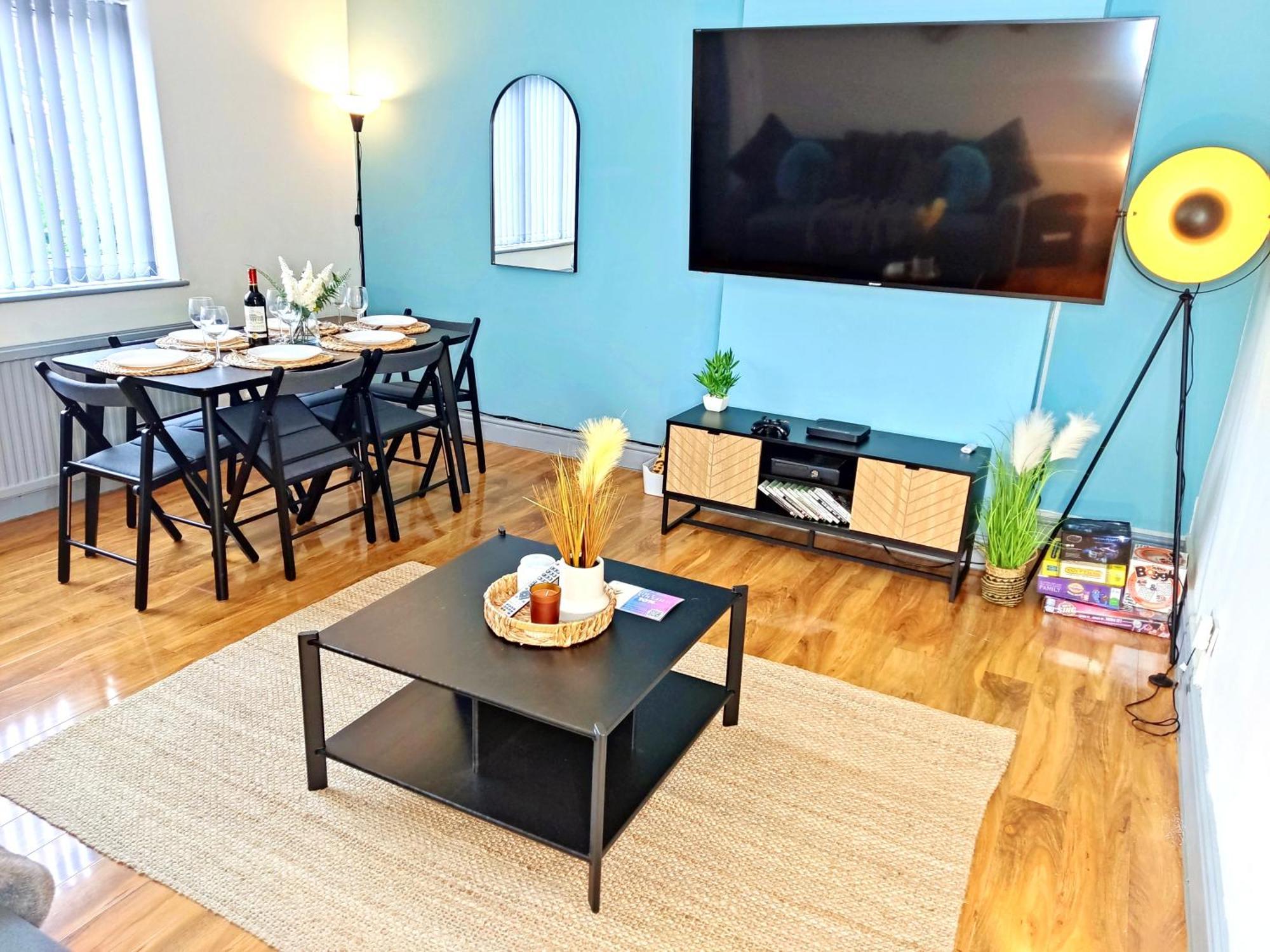 Comfortable 3 Bedrooms Leeds Beach House - Ideal For Family And Contractors - Free Parking For 2 Cars المظهر الخارجي الصورة
