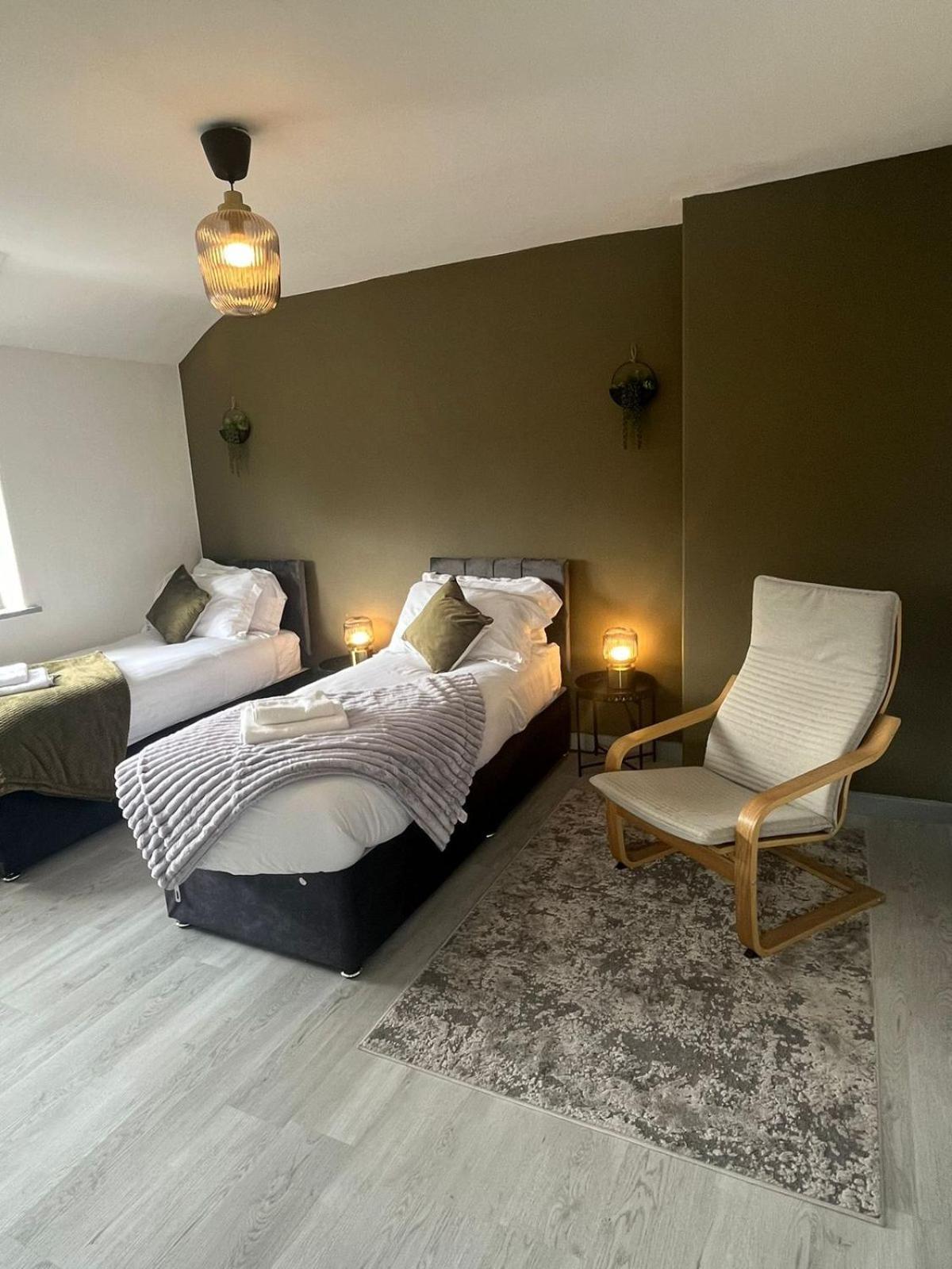 Comfortable 3 Bedrooms Leeds Beach House - Ideal For Family And Contractors - Free Parking For 2 Cars المظهر الخارجي الصورة