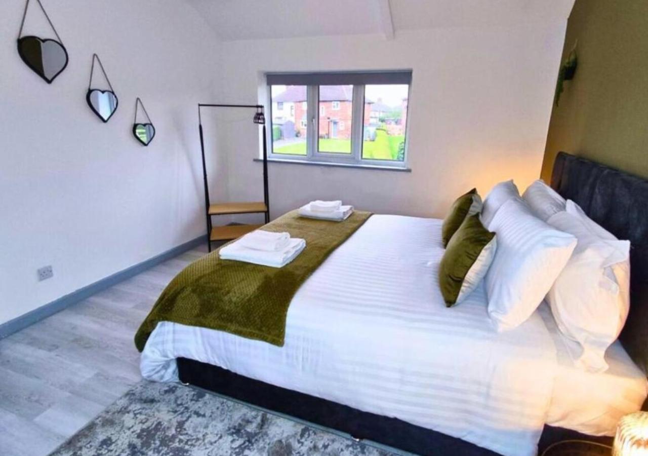 Comfortable 3 Bedrooms Leeds Beach House - Ideal For Family And Contractors - Free Parking For 2 Cars المظهر الخارجي الصورة